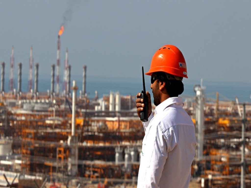 Дисциплина Саудовской Аравии вывела нефть на трёхнедельные пики