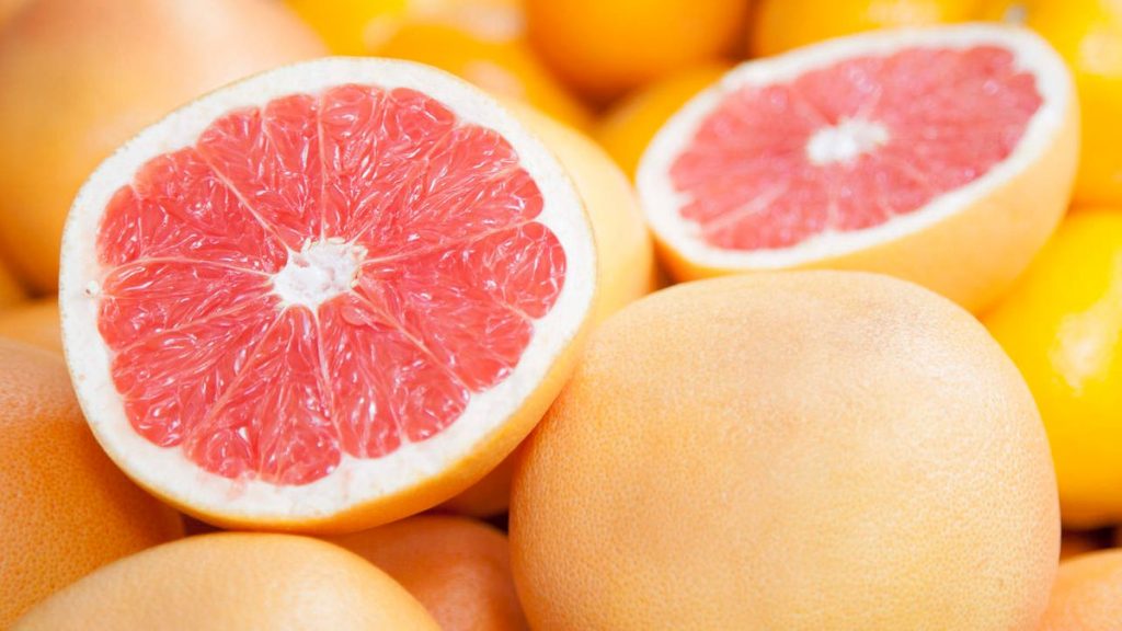 Эксперты назвали лучший фрукт для сжигания жира на животе