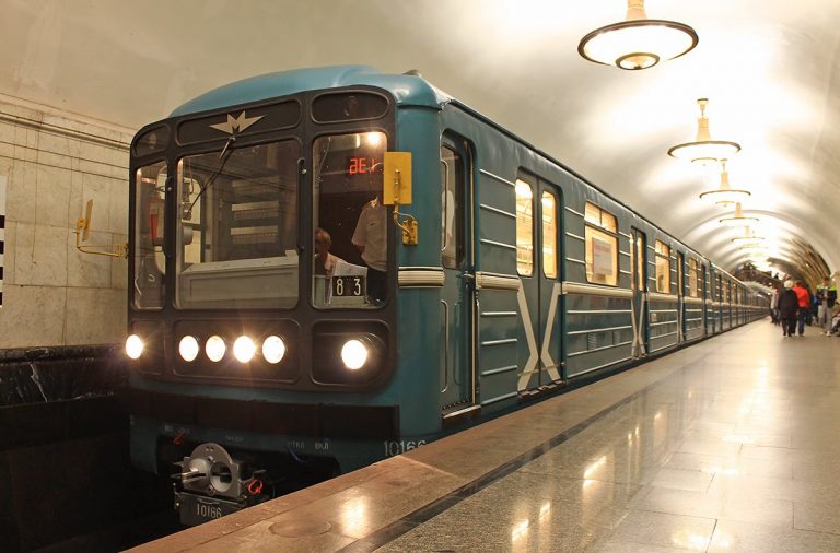 В киевском метро появились новые поручни
