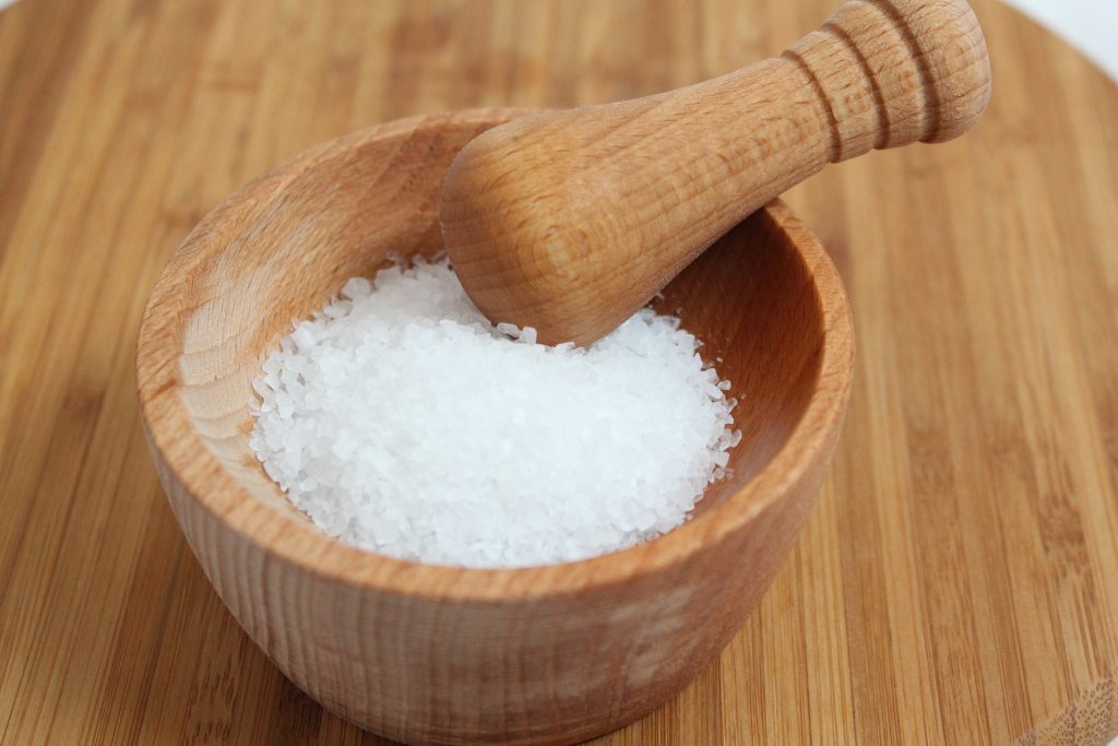 Эксперты рассказали о вреде полного отказа от соли