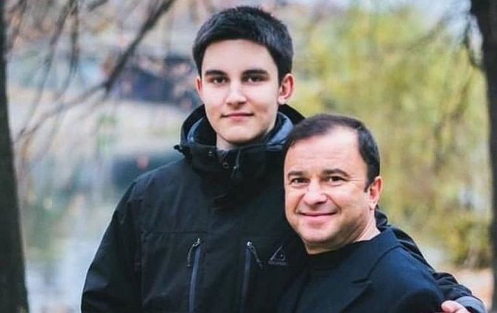 Виктор Павлик решил поздравить своего покойного сына