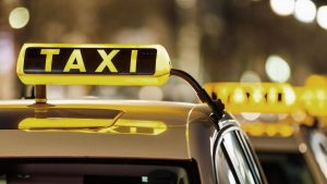 В Киеве таксист сбил женщину на пешеходном переходе