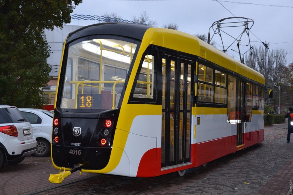 В Одессе пассажиры трамвая накинулись на пенсионерку