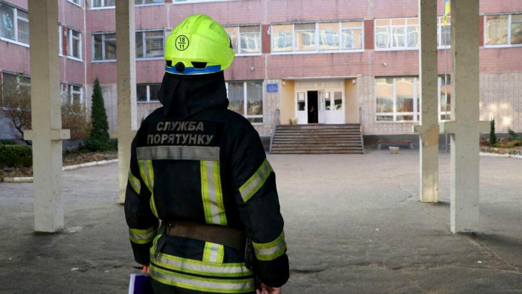 В Киеве девочка «заминировала» школу – полиция