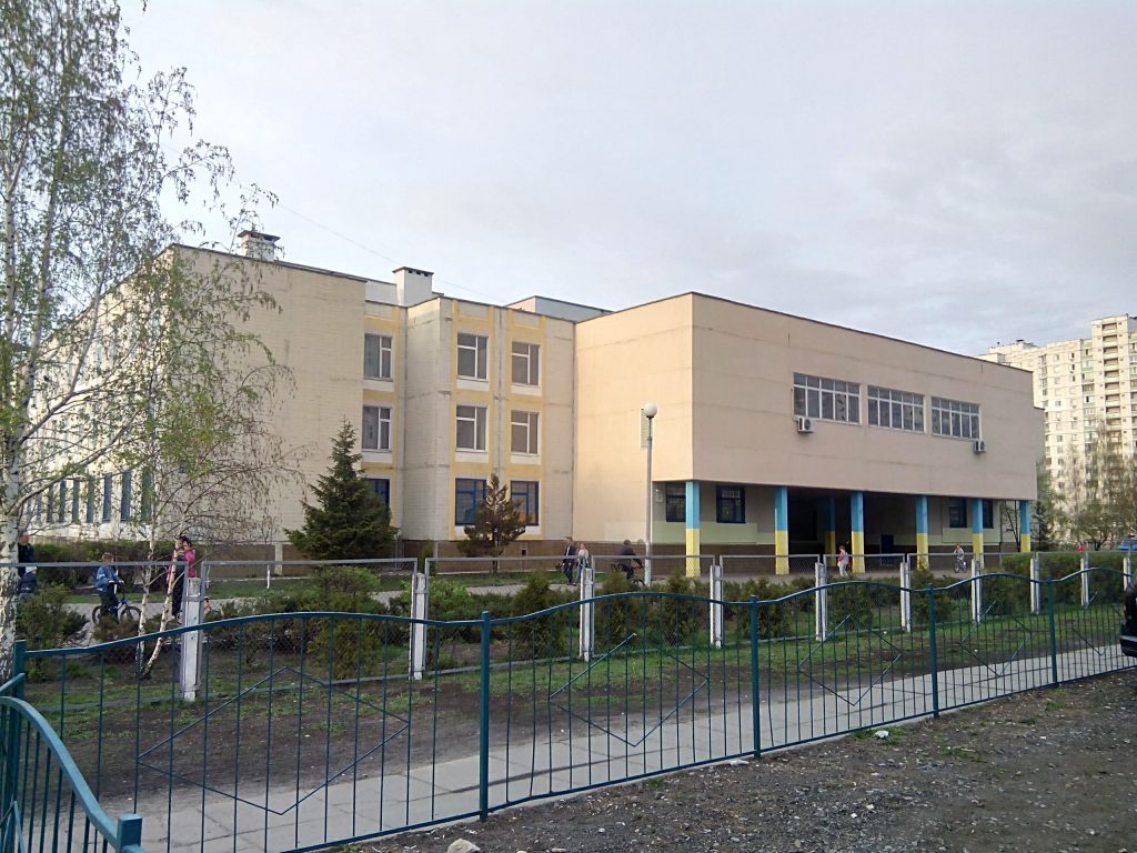 В Киеве достроят этажи в Славянской гимназии и нескольких других переполненных школах на Позняках