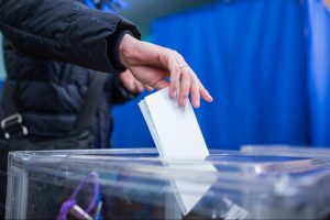 Филатов и Садовой остаются: как прошел второй тур выборов в 11 городах