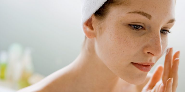 Косметолог дала советы женщинам, как ухаживать за кожей лица