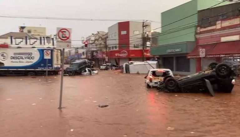 Мощный ливень погрузил бразильский Сан-Паулу под воду