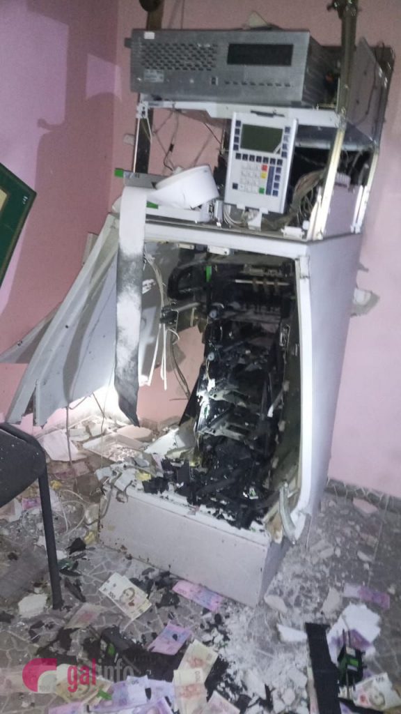 На Львовщине взорвали банкомат и похитили около 400 тысяч