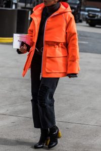 Стилисты назвали модные осенне-зимние куртки, которые визуально полнят (ФОТО)