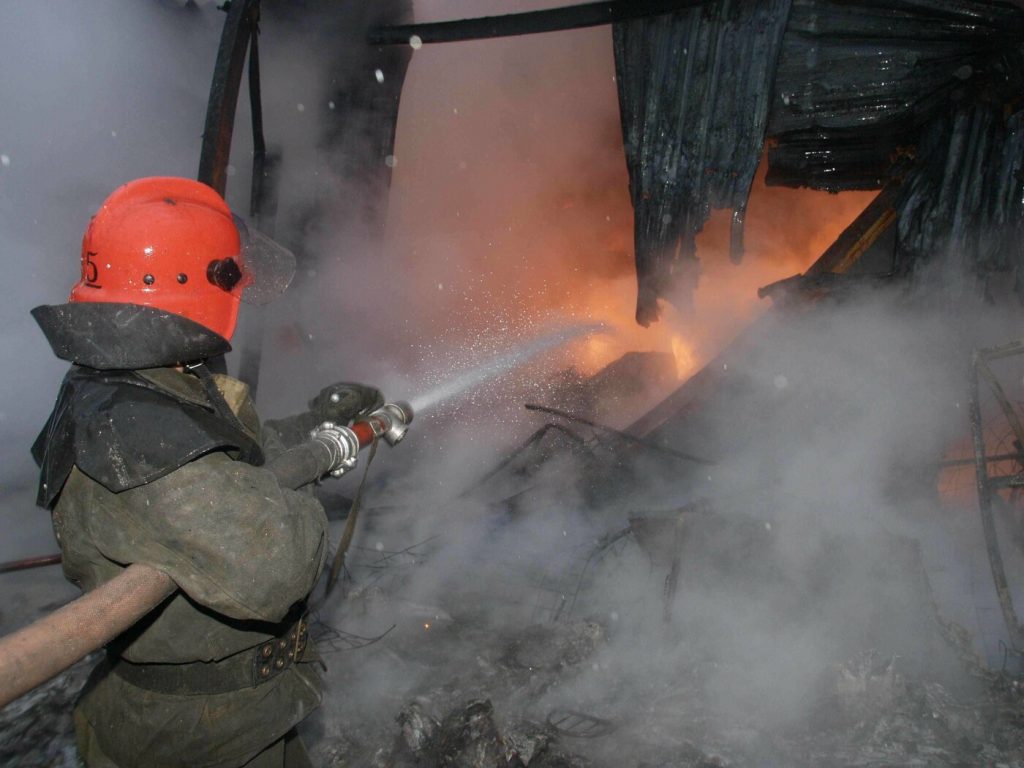 В Харькове произошёл мощный пожар в доме: хозяин получил сильные ожоги