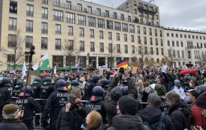 Во время акций протестов в Берлине было задержано более 200 человек