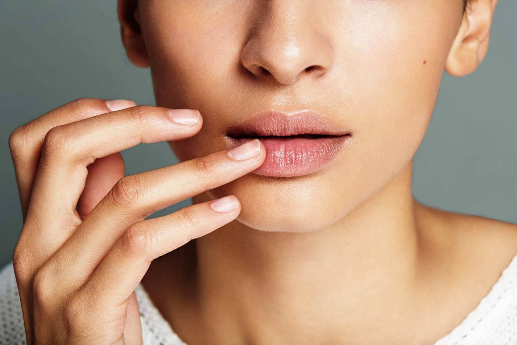 Косметолог дала советы против сухих губ зимой