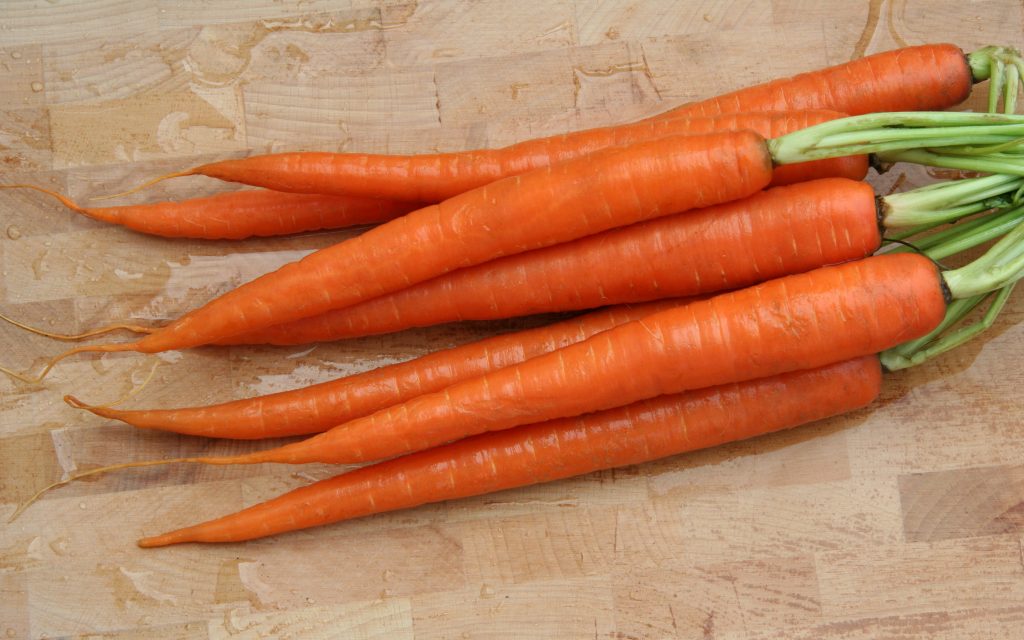 Медики объяснили, кому полезна морковь