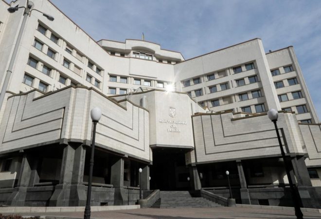 КСУ необходимо признать закон о люстрации неконституционным – Вениславский