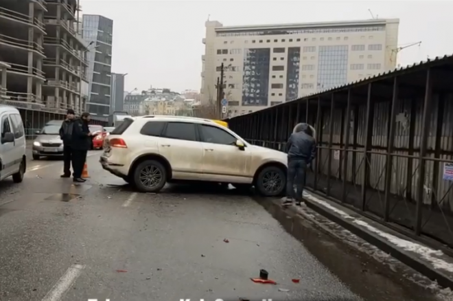 Из-за приступа эпилепсии водитель Audi совершил массовое ДТП в Киеве