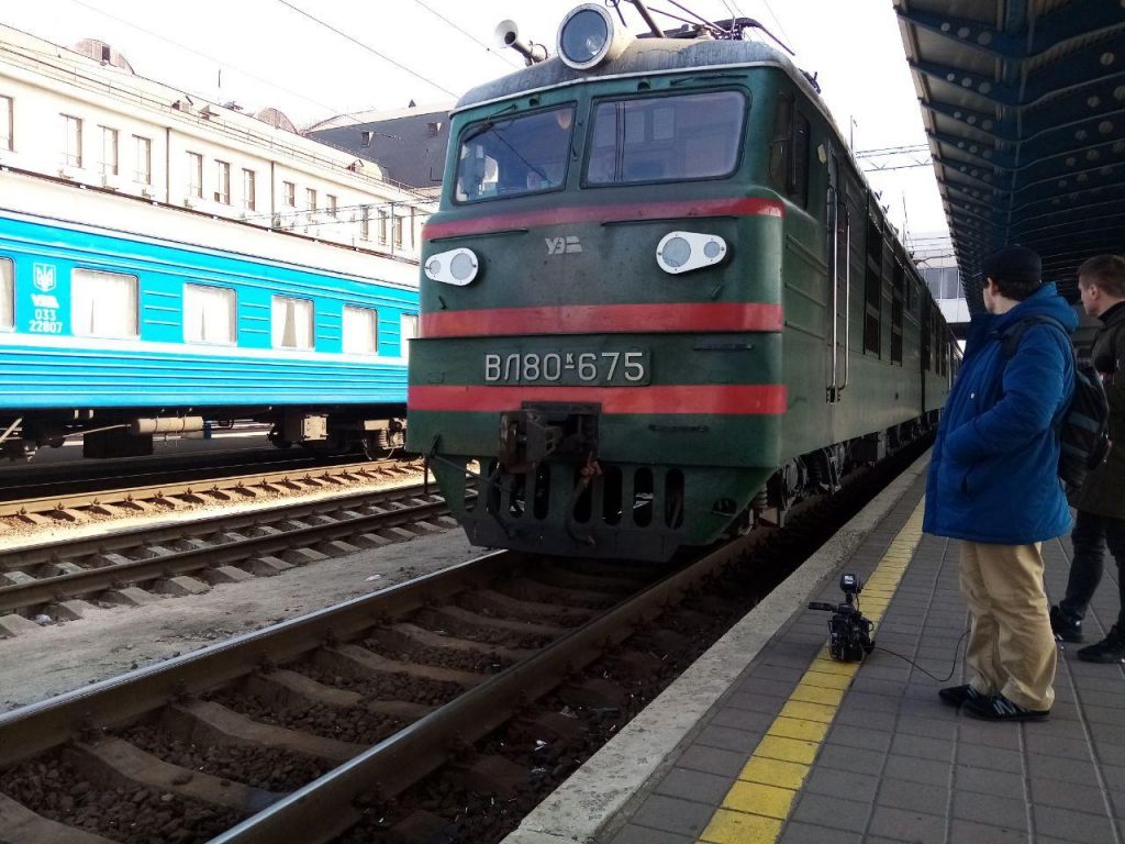 В Житомирской области парень выпал из поезда: отрезало ноги