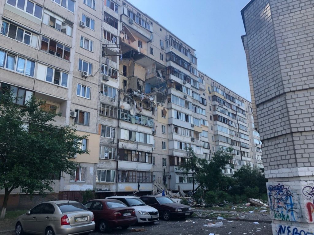 Взрыв дома на Позняках: помощь на жилье получили две семьи из 40