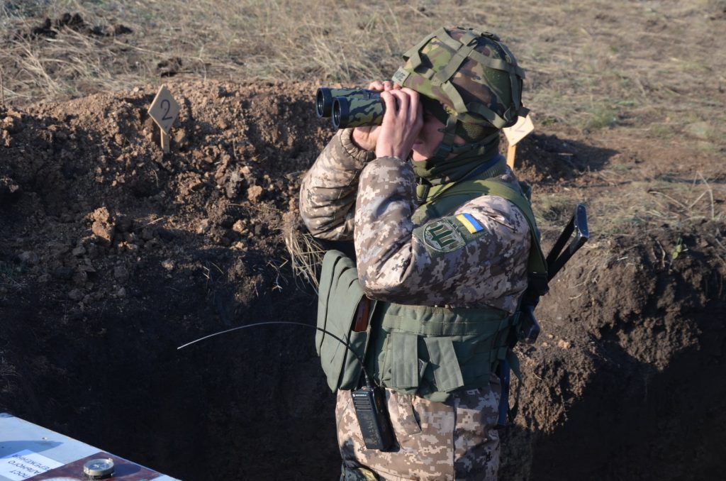 Сутки на Донбассе: четыре обстрела, потерь нет