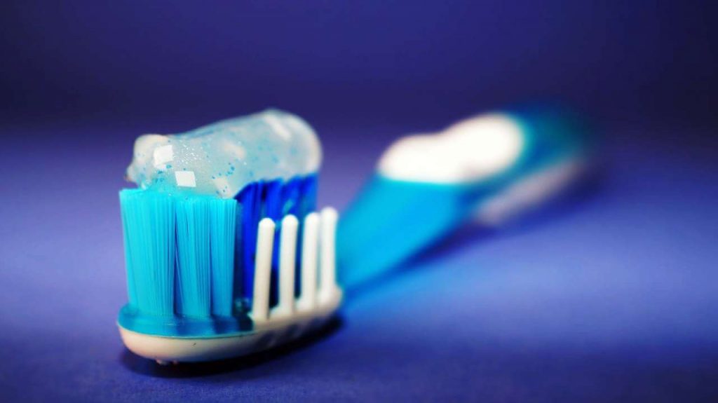 Ученые изготовили зубную пасту, которая уничтожает коронавирус