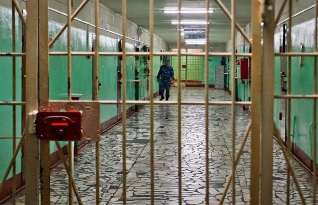 В Запорожской области женщина три месяца придумывала отговорки тюремщикам
