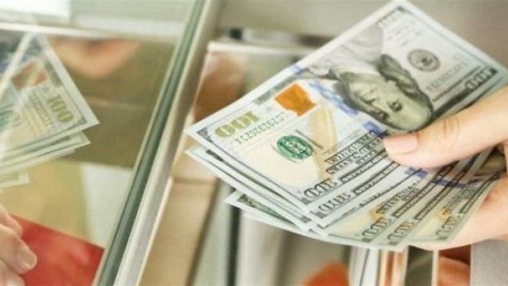 НБУ установил официальный курс на уровне 28,55 гривны за доллар