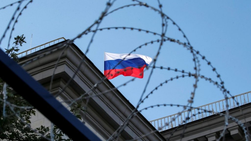 Киев требует ужесточения санкций против РФ