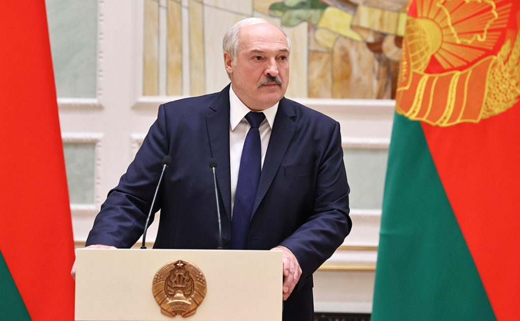 Лукашенко: Террористы везли оружие в Беларусь через Украину