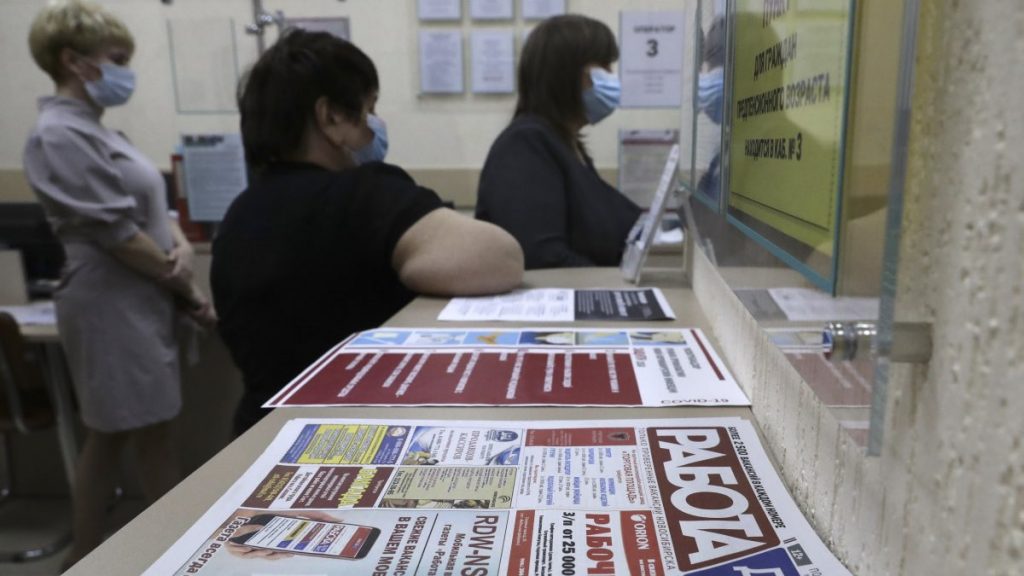 В январе 3 миллиона украинцев могут потерять работу – эксперт