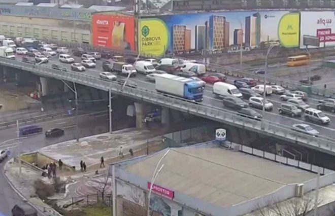 Эксперт назвал причину падения столбов на Шулявском мосту