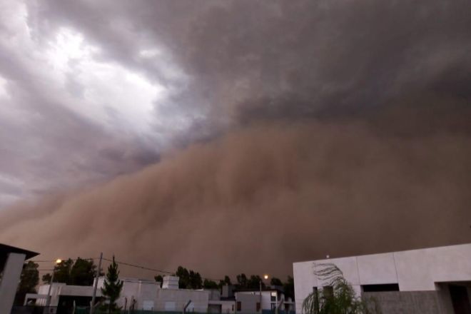 На Аргентину обрушился мощный песчаный шторм