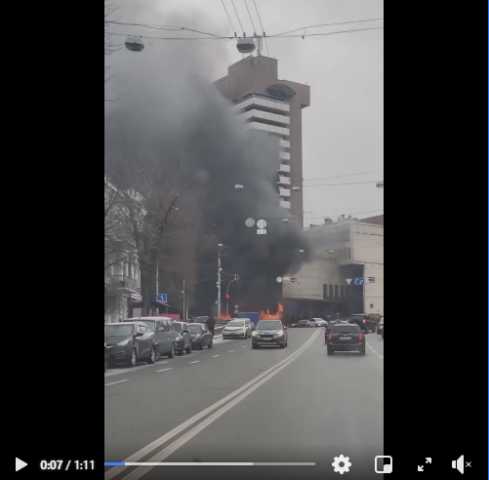 «Погоня за лайками»: вместо того, чтобы сообщить о пожаре, киевляне увлеклись съемкой ЧП