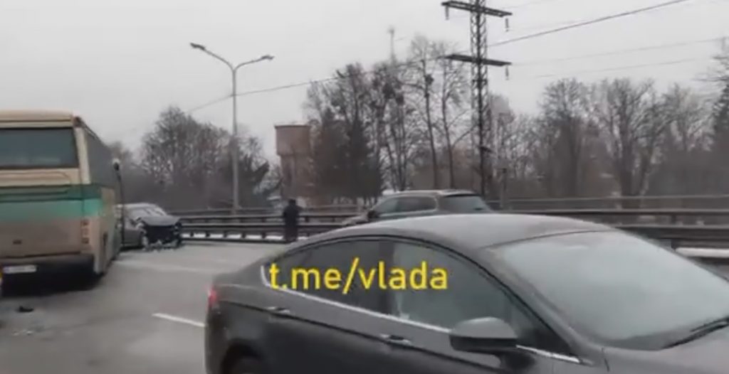 Под Киевом произошло масштабное ДТП с 9 авто