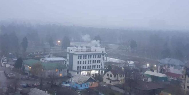 В Киеве Дарницу и Позняки окутал смог: люди задыхаются