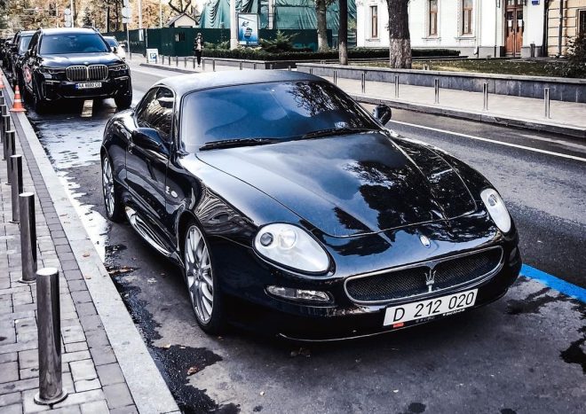 В Киеве заметили Maserati с необычными номерами