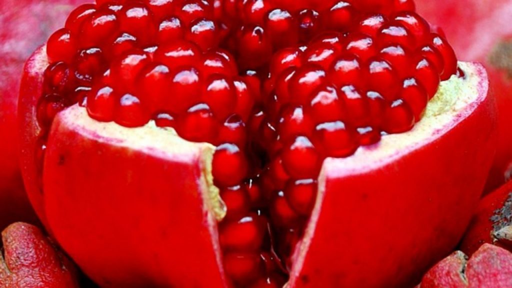 Медики назвали фрукт, защищающий организм человека от COVID-19 и гриппа