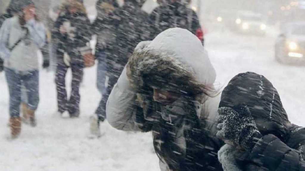 Синоптик: 24 декабря в Украине ожидается штормовой ветер и сильные осадки