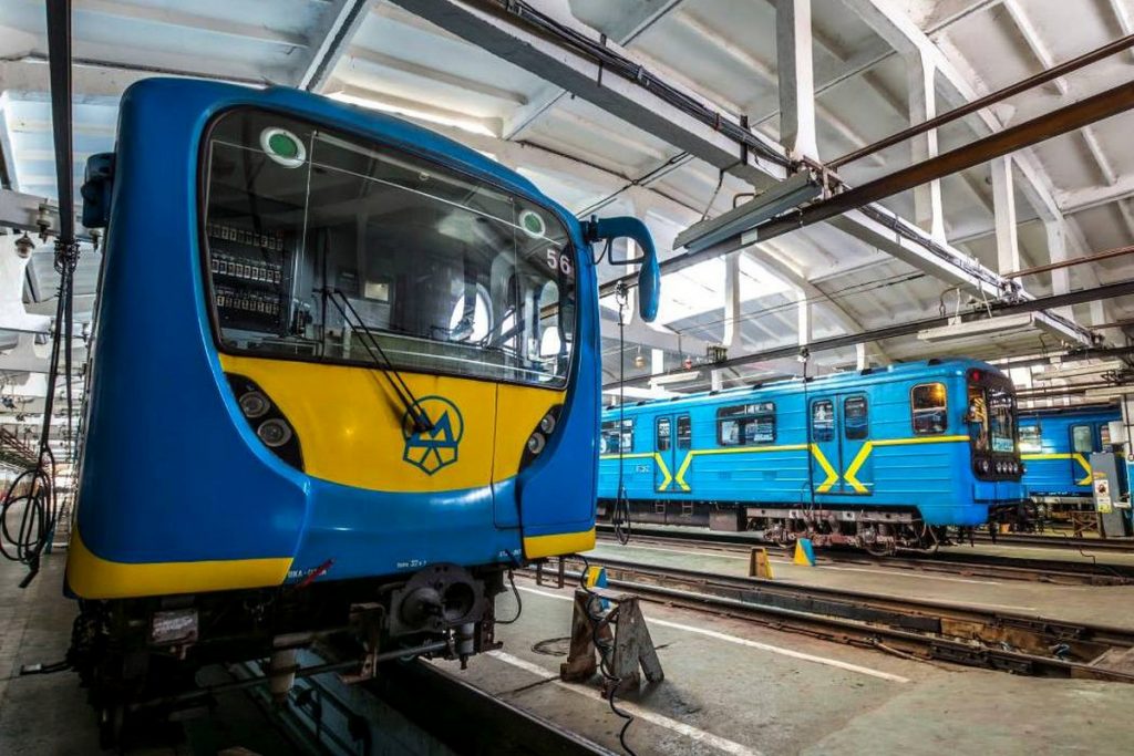 Киевский метрополитен планирует закупить вагоны со сквозным проходом