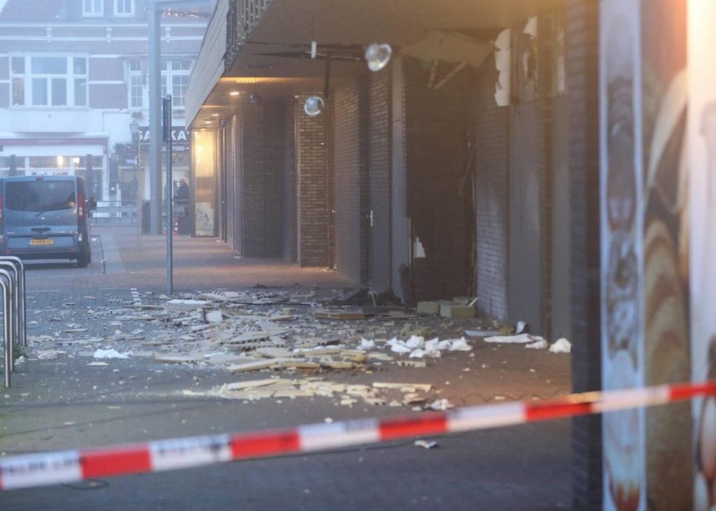 В течение двух дней в Нидерландах во время взрывов были повреждены три польских супермаркета