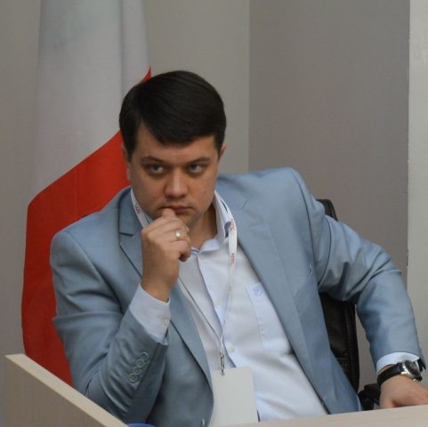«Слуги народа» назвали дату голосования за отставку Разумкова