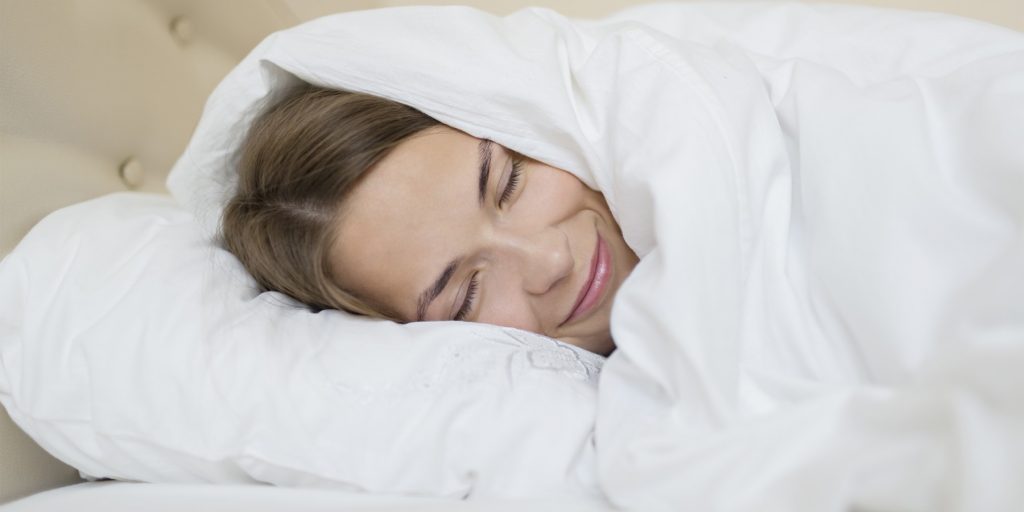 Похудение во сне: врачи рассказали, как на фигуру влияют «ночные» гормоны