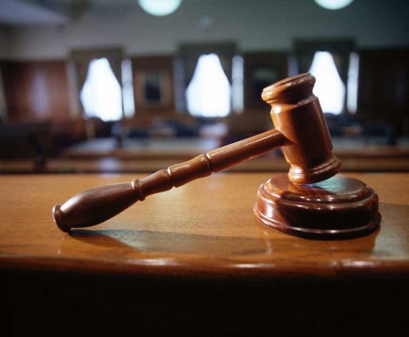 Жителя Херсонской области суд оштрафовал на 1,7 тысячи гривен за кражу аксессуаров и телефона на свидании