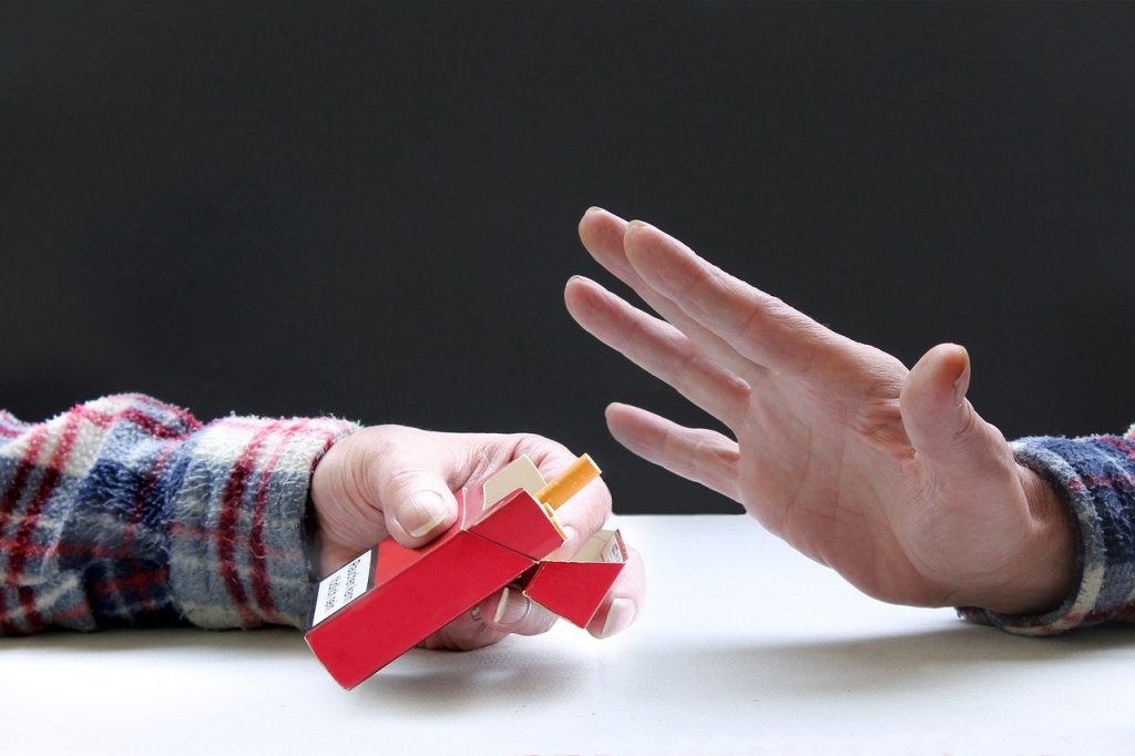 Эксперт рассказал, как справиться с «синдромом отмены» при отказе от сигарет