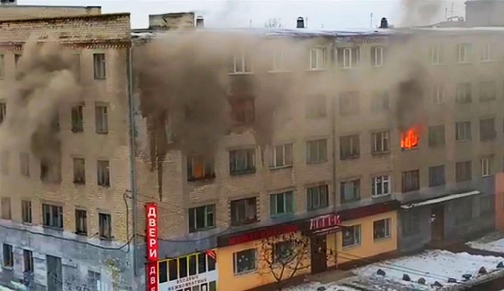 Под Днепром горит общежитие: есть пострадавшие