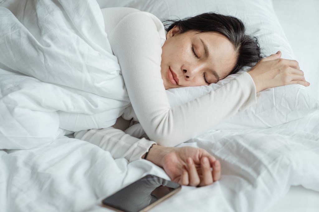 Ученые заявили о пользе послеобеденного сна 