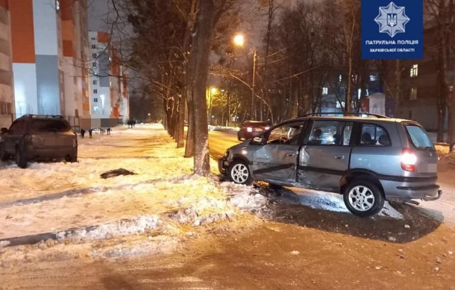 В Харькове столкнулись Opel и Hyundai: есть пострадавшие