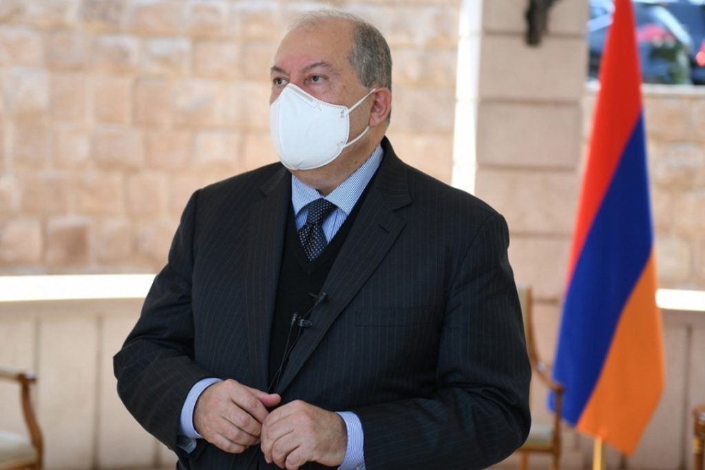 Президента Республики Армения госпитализировали с новым штаммом коронавируса