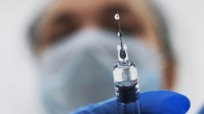 Медик рассказал, когда в Украину поступит вакцина от коронавируса