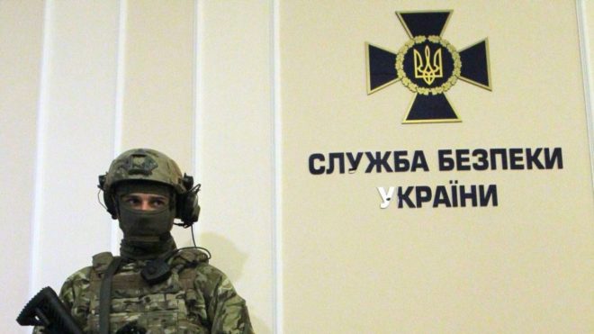 СМИ: Двое СБУшников готовили убийство зама Баканова