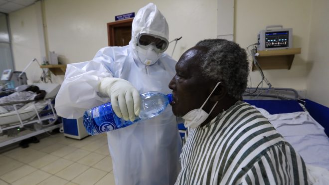 В Кении обнаружили 16 новых штаммов коронавируса